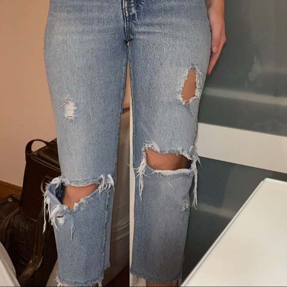 LEVI’S CROPPED DENIM - Picture 2 of 4
